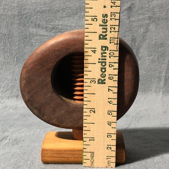 Vintage Wood Nutcracker Screw Twist Crank Pecan Walnut - Picture 6 of 7
